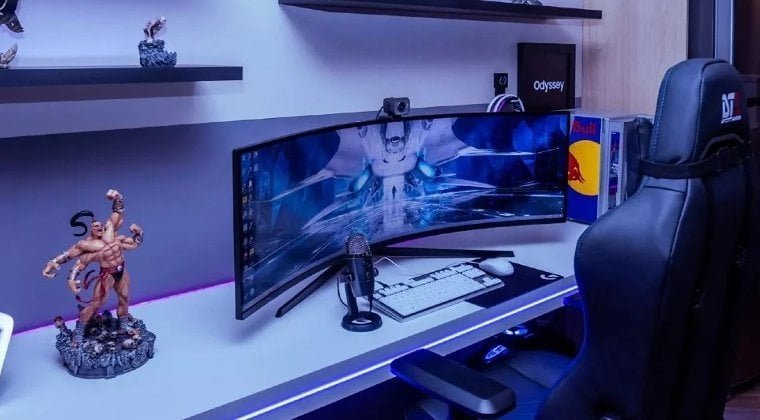 Quarto com mini geladeira