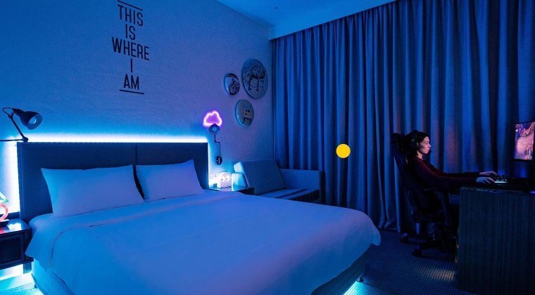 Quarto com tema claro